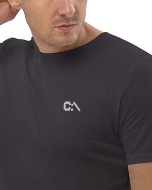 C: Stickerei - Unisex-Bio-Baumwoll-T-Shirt